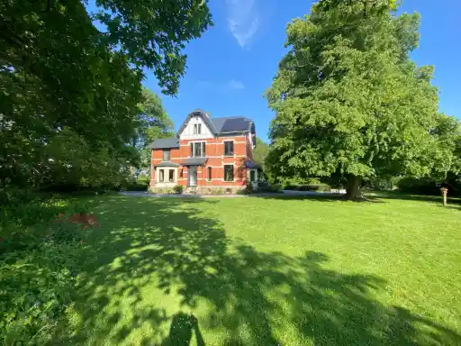 Extérieur de la villa confiturerie Extérieur de la villa confiturerie